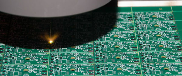 PCB分板方式有哪些？什么是激光PCB分板？(圖2)